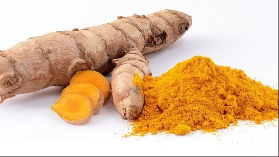 Açafrão-da-terra: os benefícios da iguaria que previne inflamações e doenças neurodegenerativas