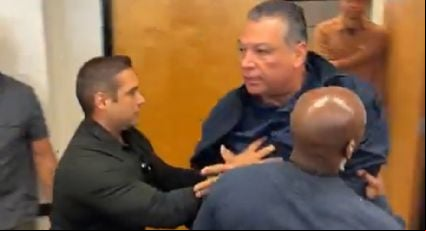 VÍDEO: Senador democrata é preso na Califórnia e crise se aprofunda nos EUA
